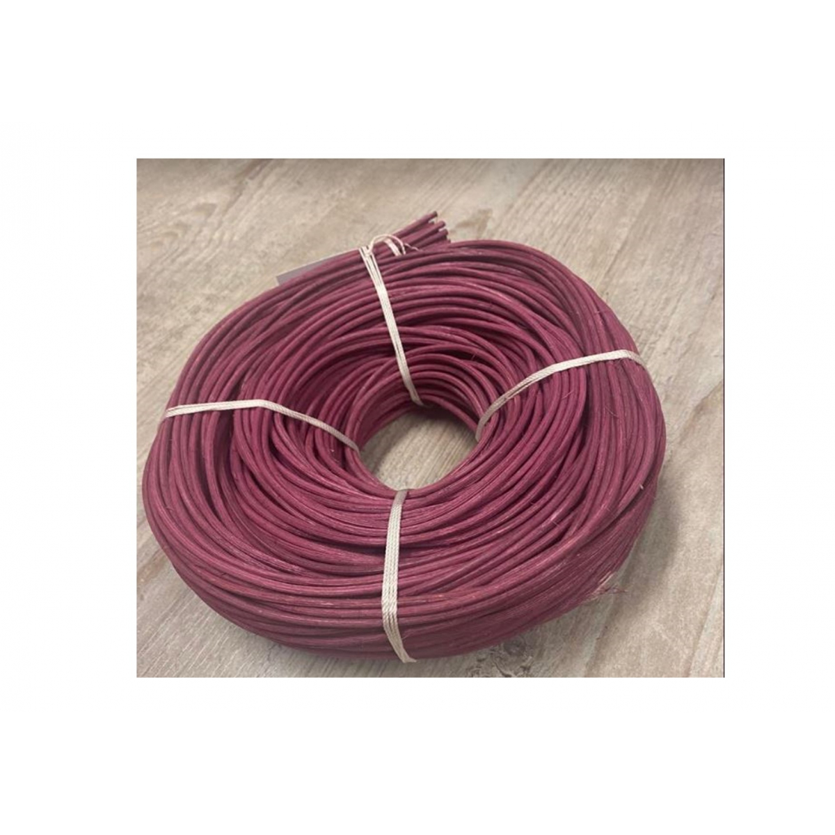 Eclisse de rotin magenta en couronne 250 g