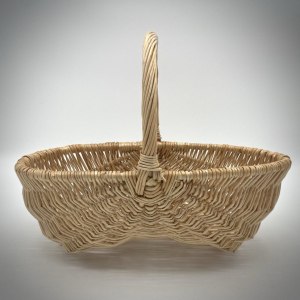 White wicker basket - GM
